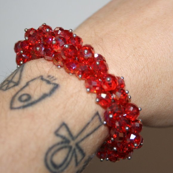 ❤️✨ Red Crystal Beaded Bracelet · 6" ✨❤️ - Picture 2 of 3